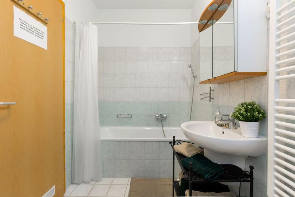 Acacia City Center Apartment Budapest Bagian luar foto